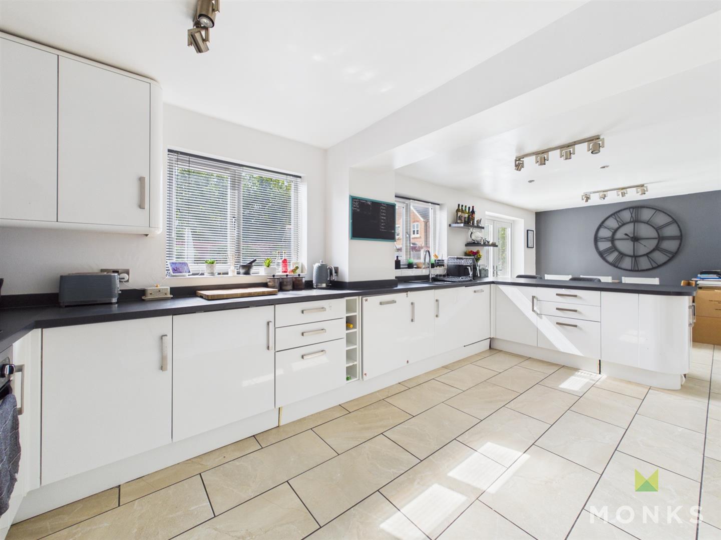 11 Meadow Way, Oswestry, SY11 3LY For Sale